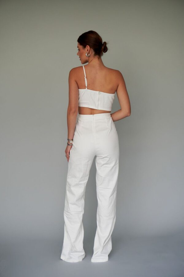 Set blanco con flor - Imagen 4